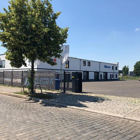 Monteurzimmer Berlin Pankow Mit Dachterrasse - Nur 10 Min. Von Der A10 - 3 Zimmer/ 7 Betten Extérieur photo