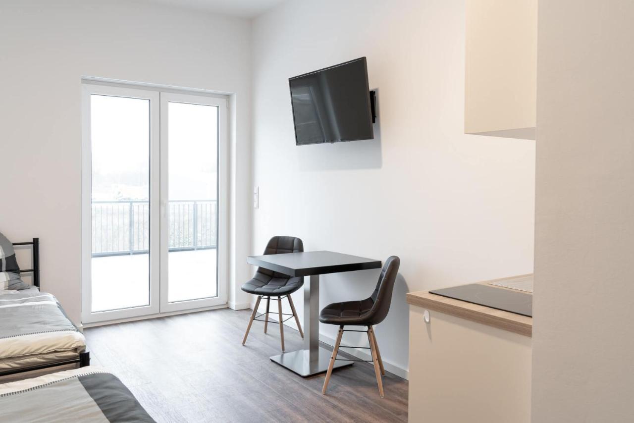 Monteurzimmer Berlin Pankow Mit Dachterrasse - Nur 10 Min. Von Der A10 - 3 Zimmer/ 7 Betten Extérieur photo