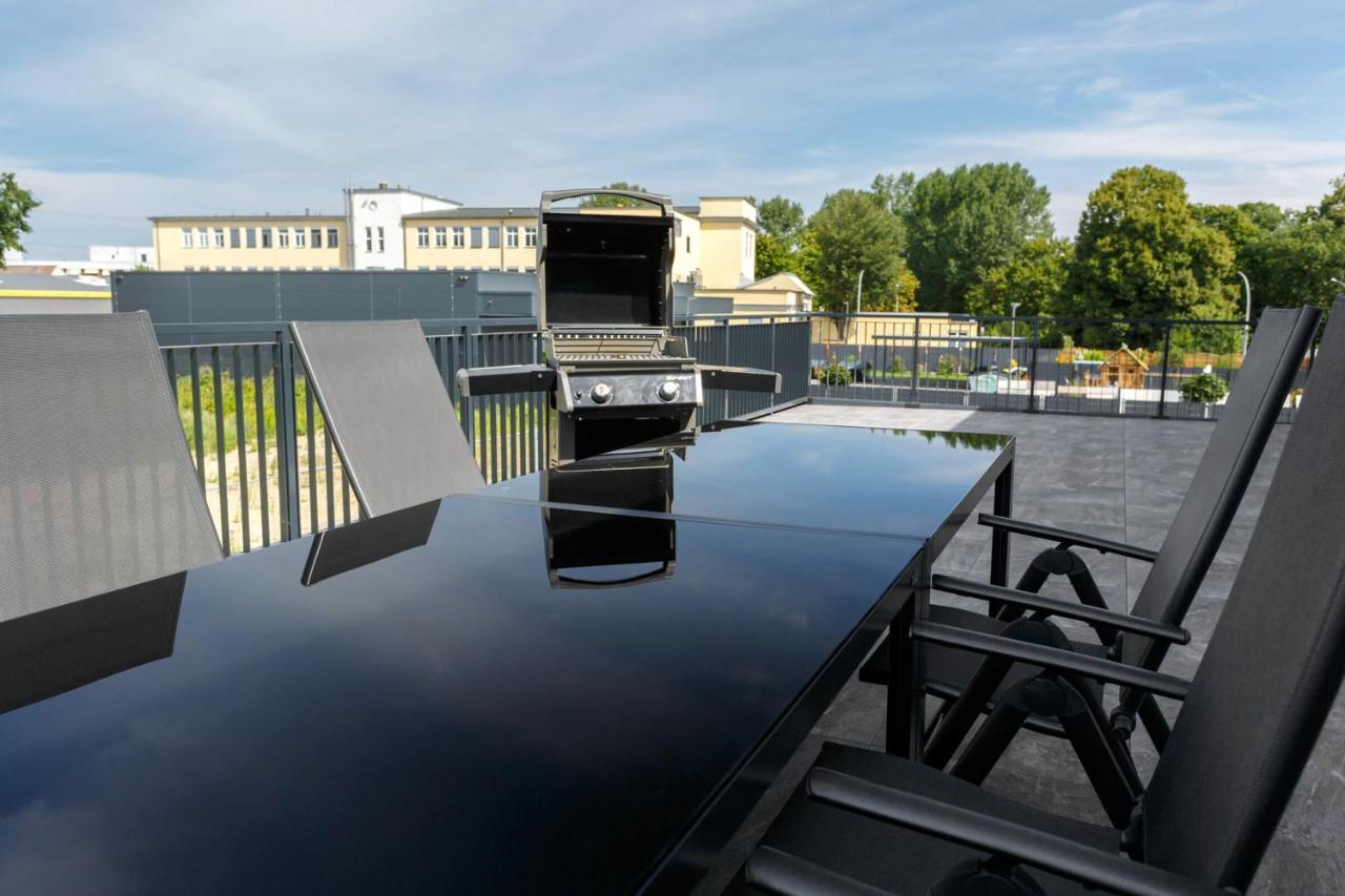 Monteurzimmer Berlin Pankow Mit Dachterrasse - Nur 10 Min. Von Der A10 - 3 Zimmer/ 7 Betten Extérieur photo